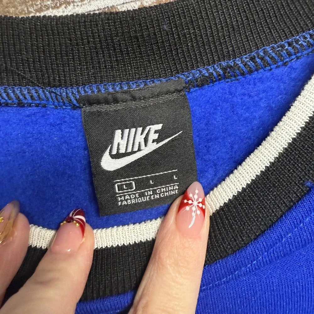 Nike score sporty